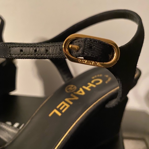 Shoes - Picture 3 of 11